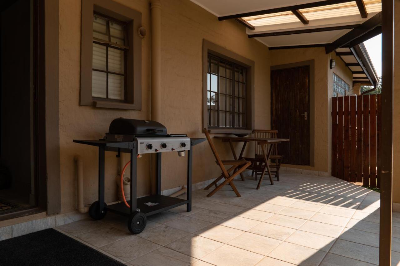 Camdeboo Place 德尔斯特鲁姆 外观 照片